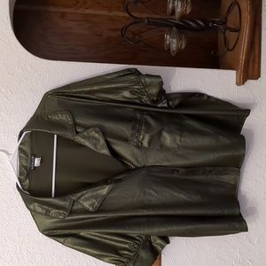 Venus, Women's 2X button down, shirt sleeve, olive, NWOT